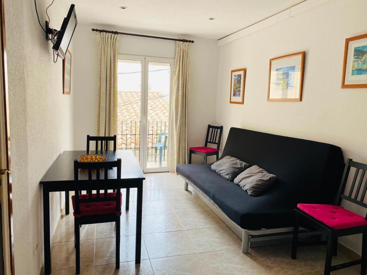 Apartamentos Mitus Canet De Mar Extérieur photo