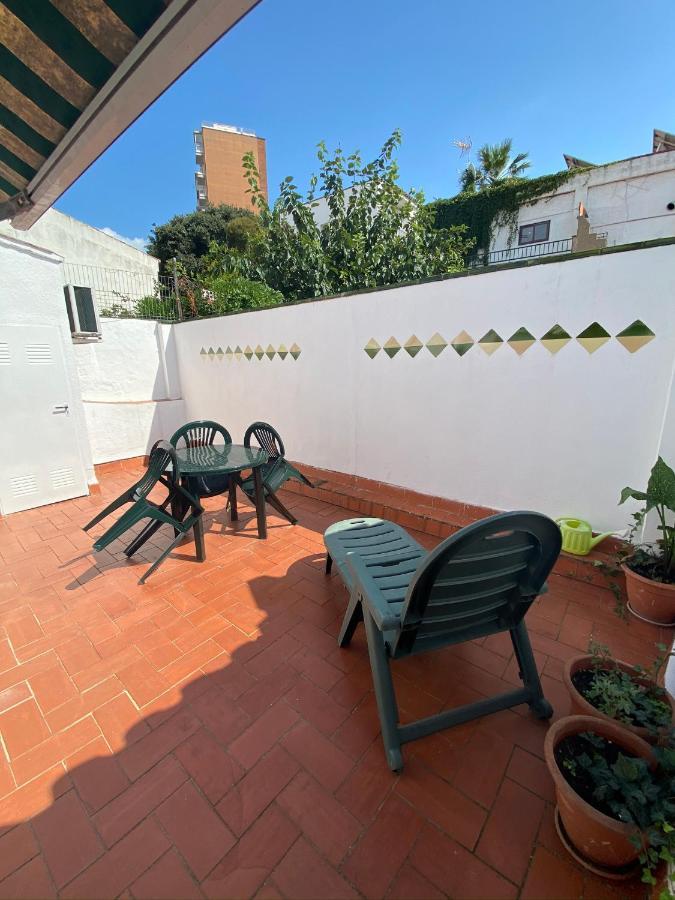 Apartamentos Mitus Canet De Mar Extérieur photo