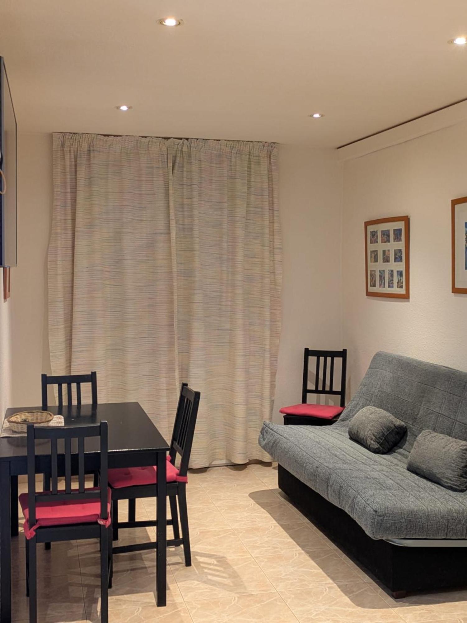 Apartamentos Mitus Canet De Mar Extérieur photo